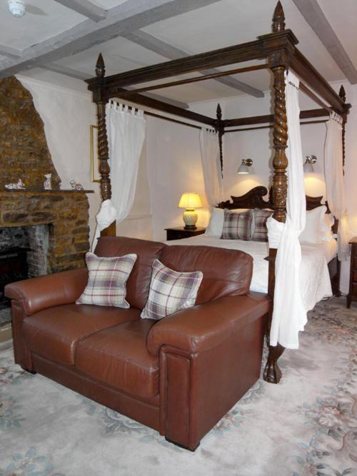 The George At Nunney Hotel Exterior photo
