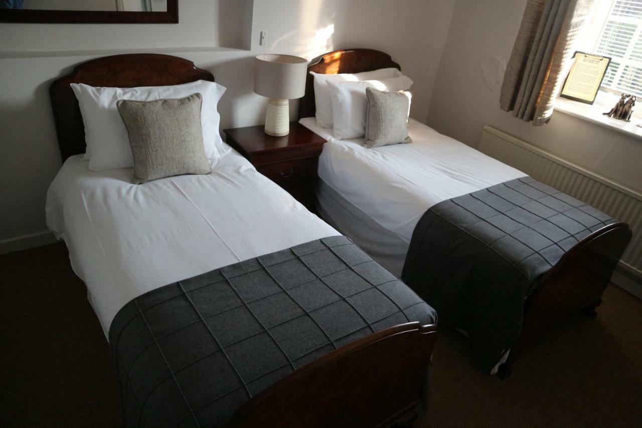 The George At Nunney Hotel Exterior photo